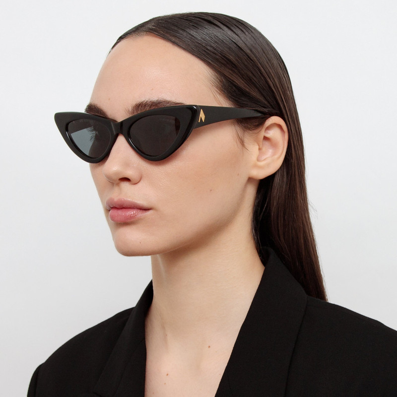 LINDA FARROW Dora Sunglasses in Black outlook