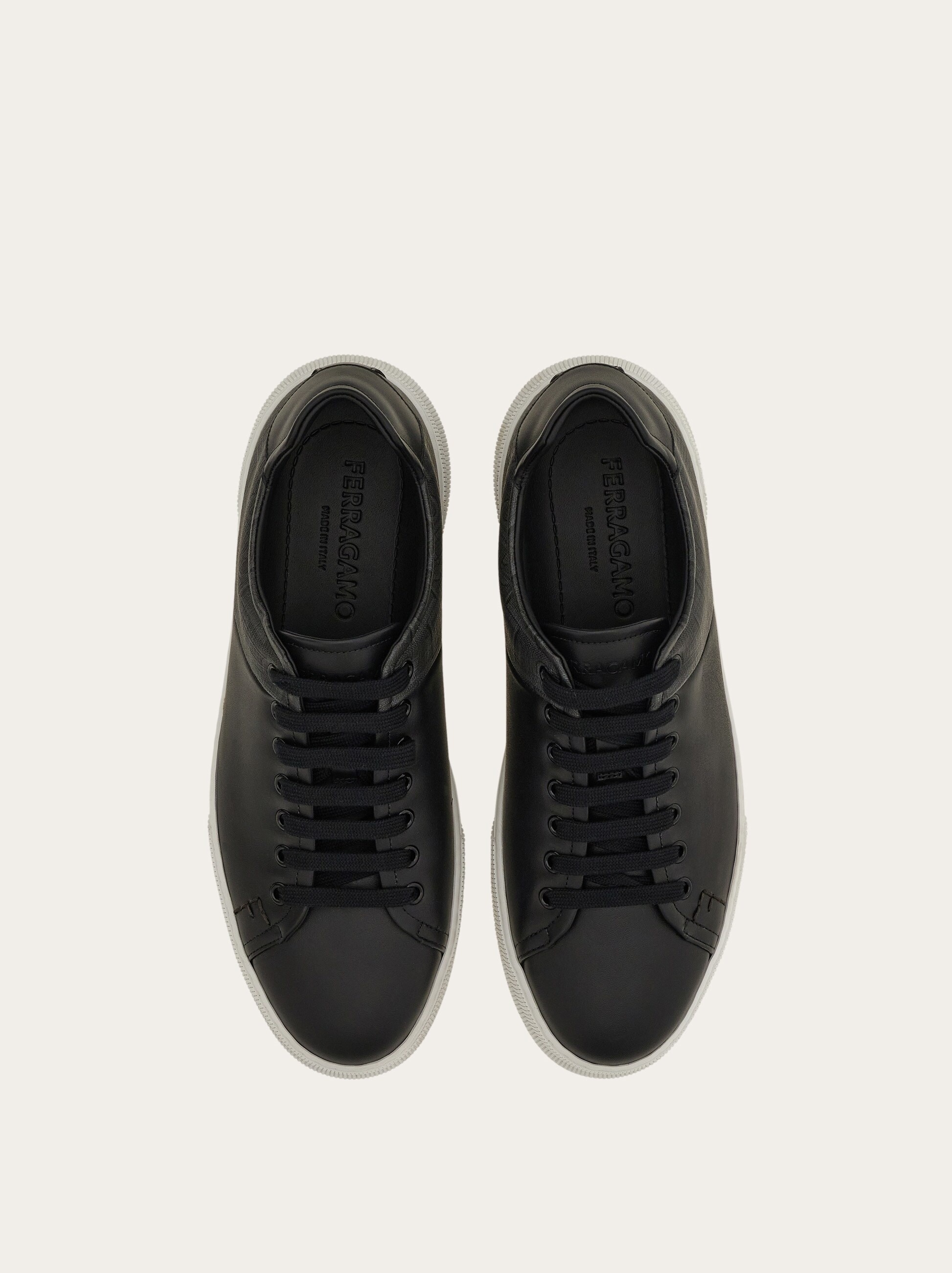 Low top sneaker - 2