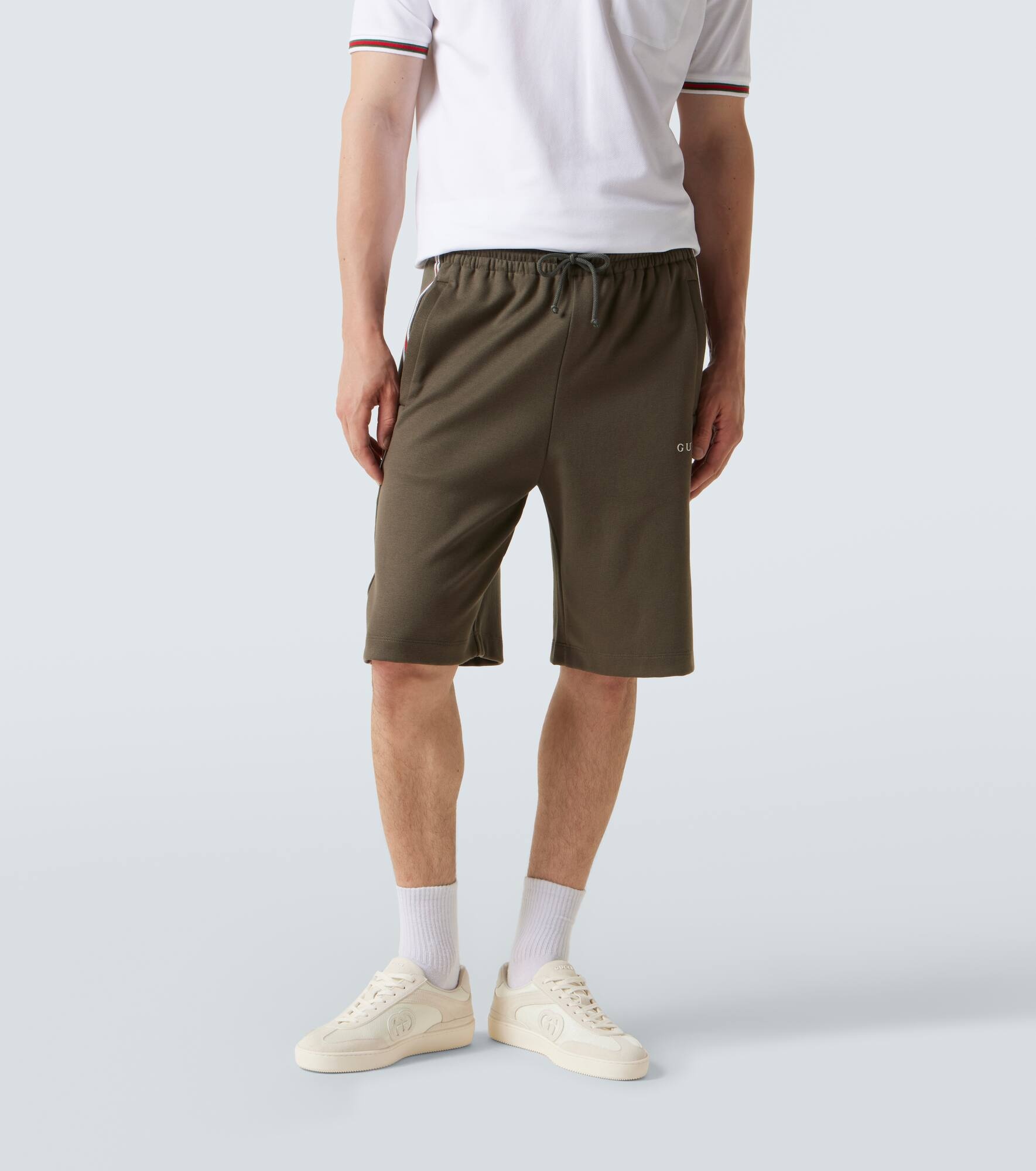 Embroidered logo cotton piqué shorts - 3