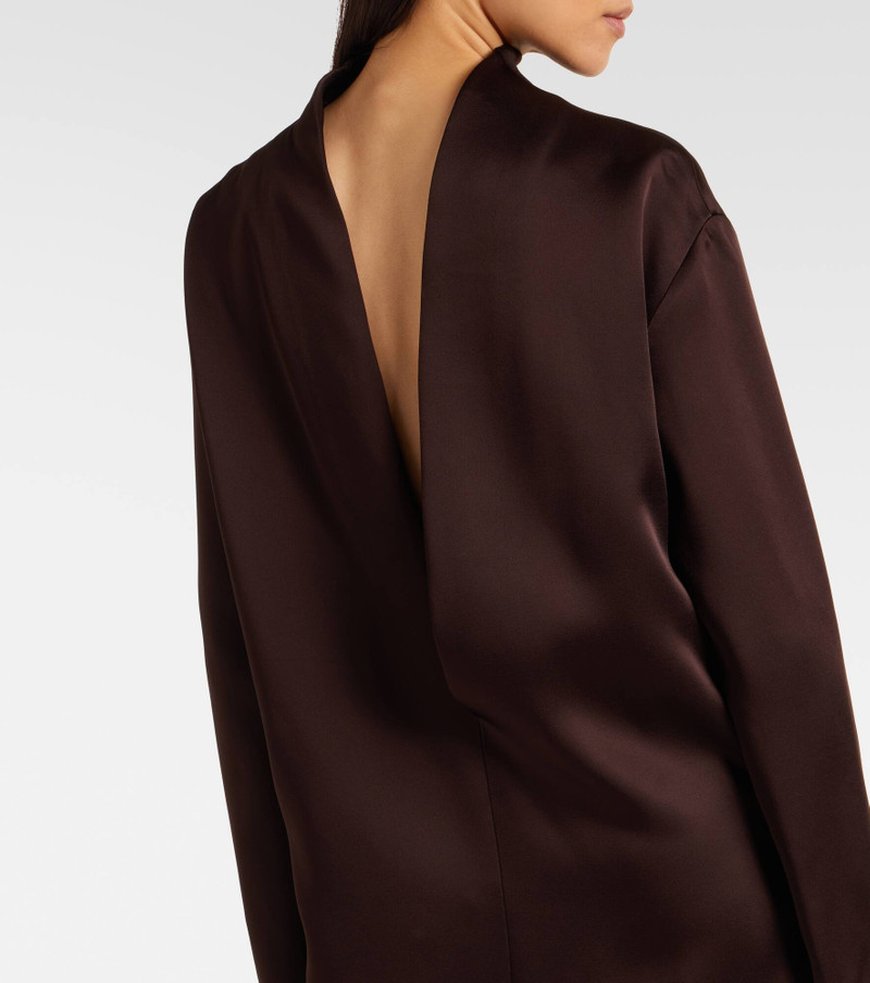 Crêpe satin gown 6