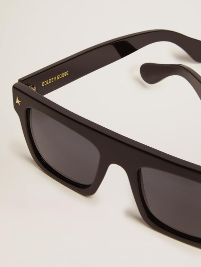 Golden Goose Square sunglasses with black frame and gold details outlook