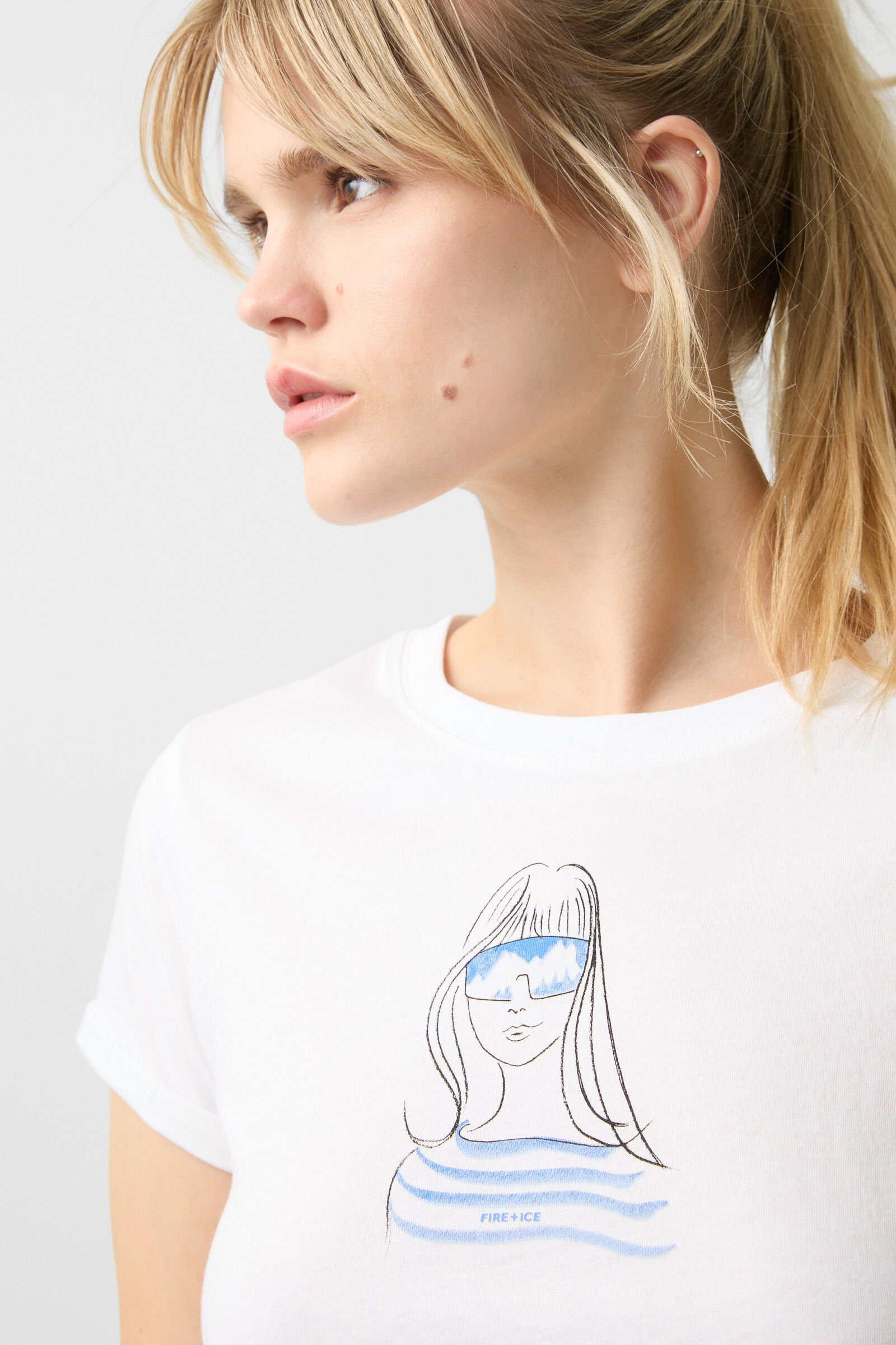 T-shirt Debra in White/light blue - 4