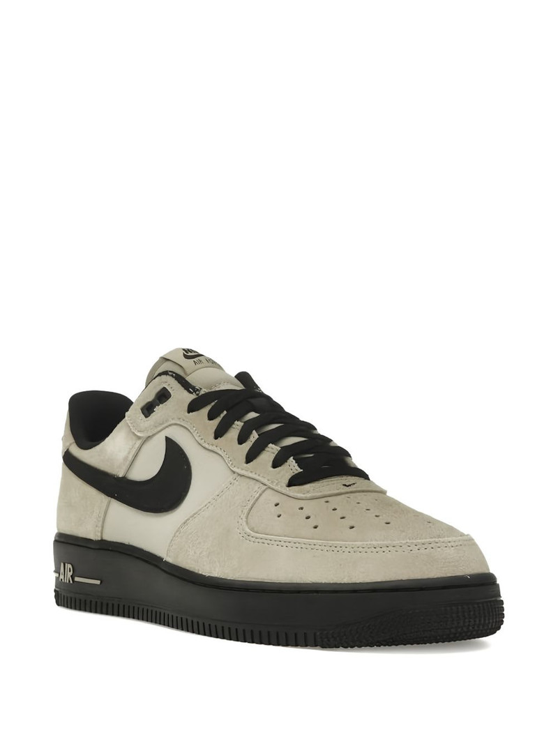 Nike Air Force 1 Low '07 LV8 sneakers outlook