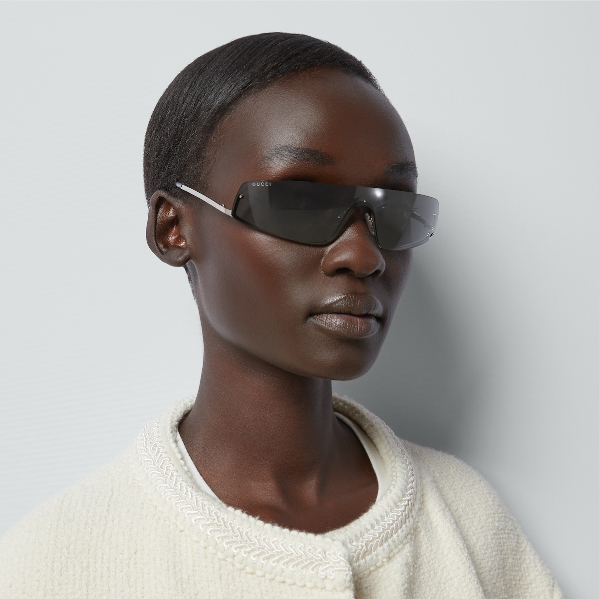 サングラス GUCCI MASK-SHAPED SUNGLASSES Mask-shaped sunglasses in white | GUCCI® US
