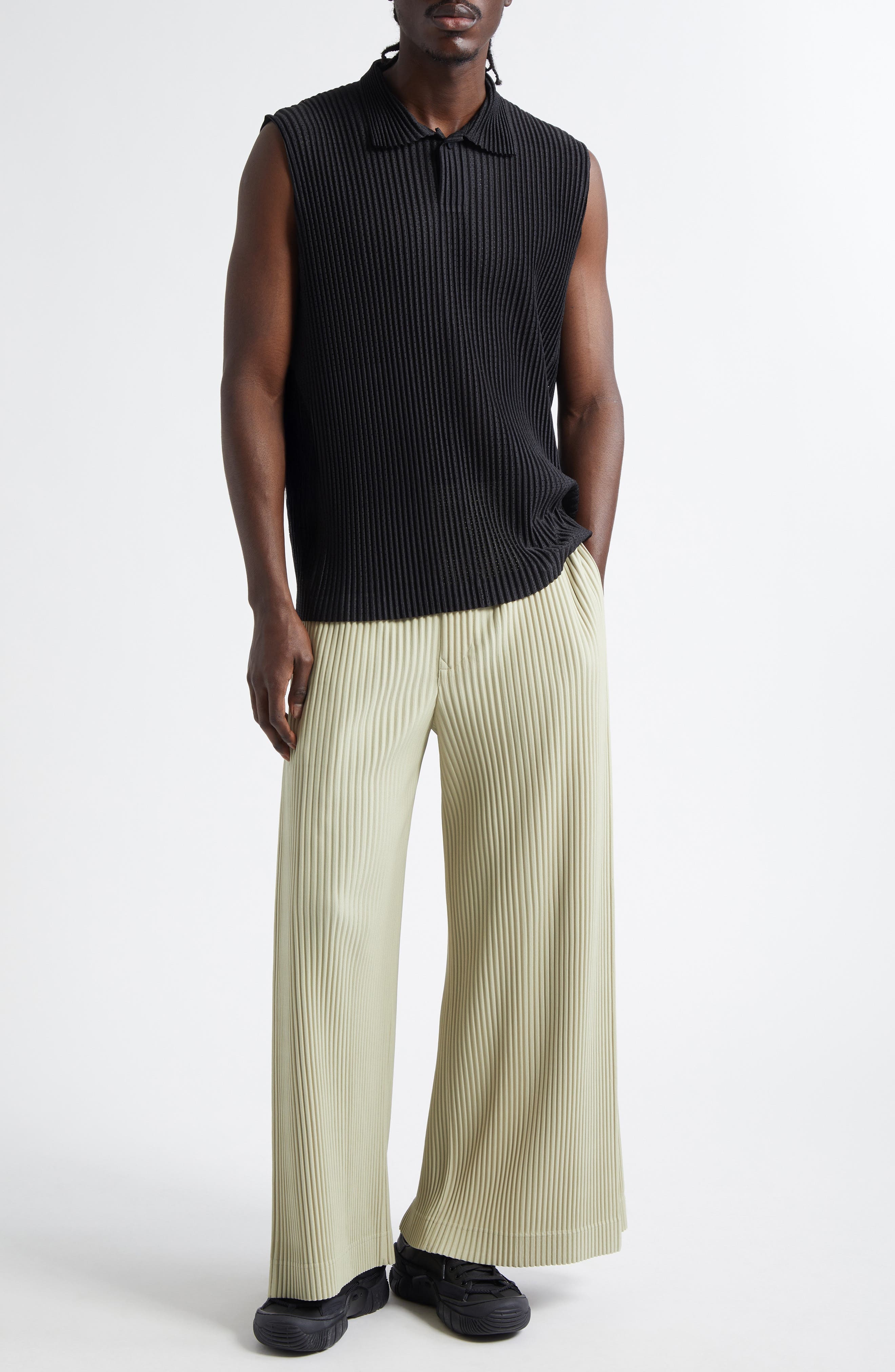 Homme Plissé Issey Miyake Monthly Colors May Pleated Wide Leg Pants in Dry Grass Green at Nordstrom - 2