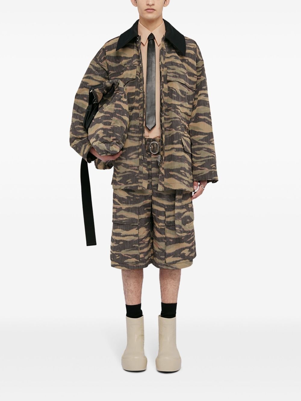 camouflage-print shorts - 2