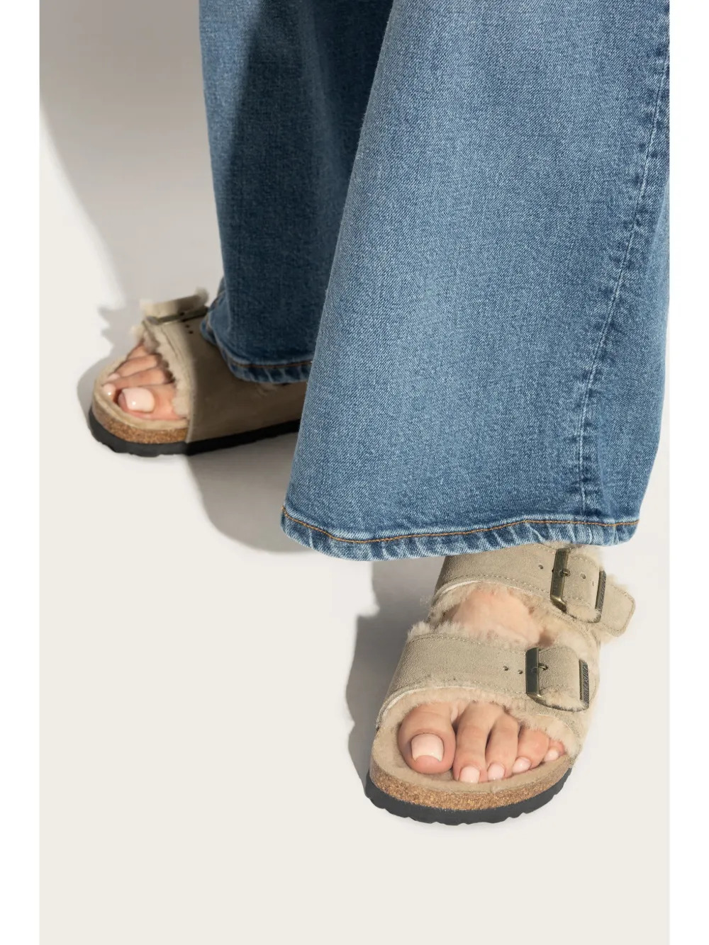 BIRKENSTOCK - Women Arizona Shearling Sandals - 5