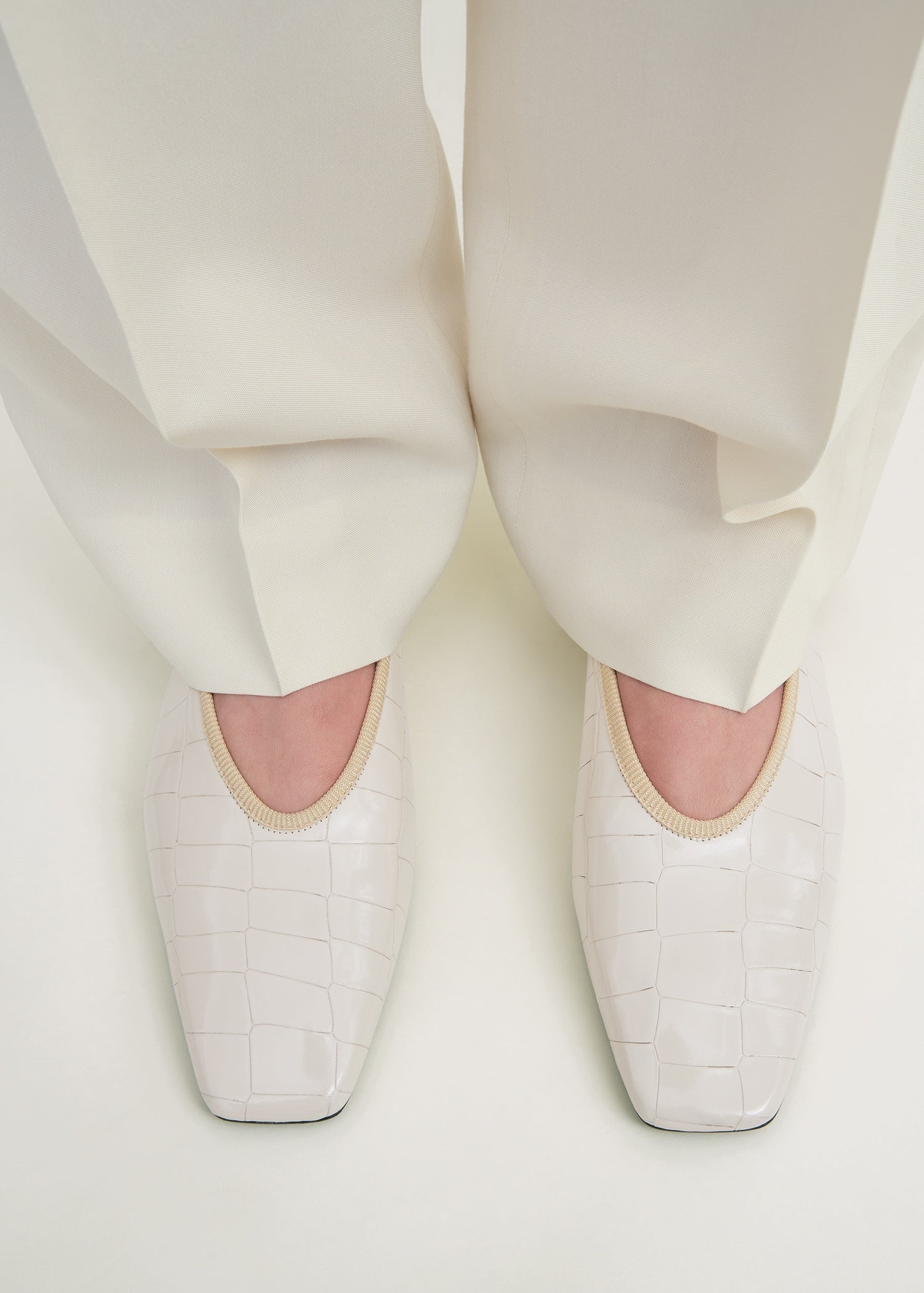 Minimalist croco-embossed ballerinas oyster - 2