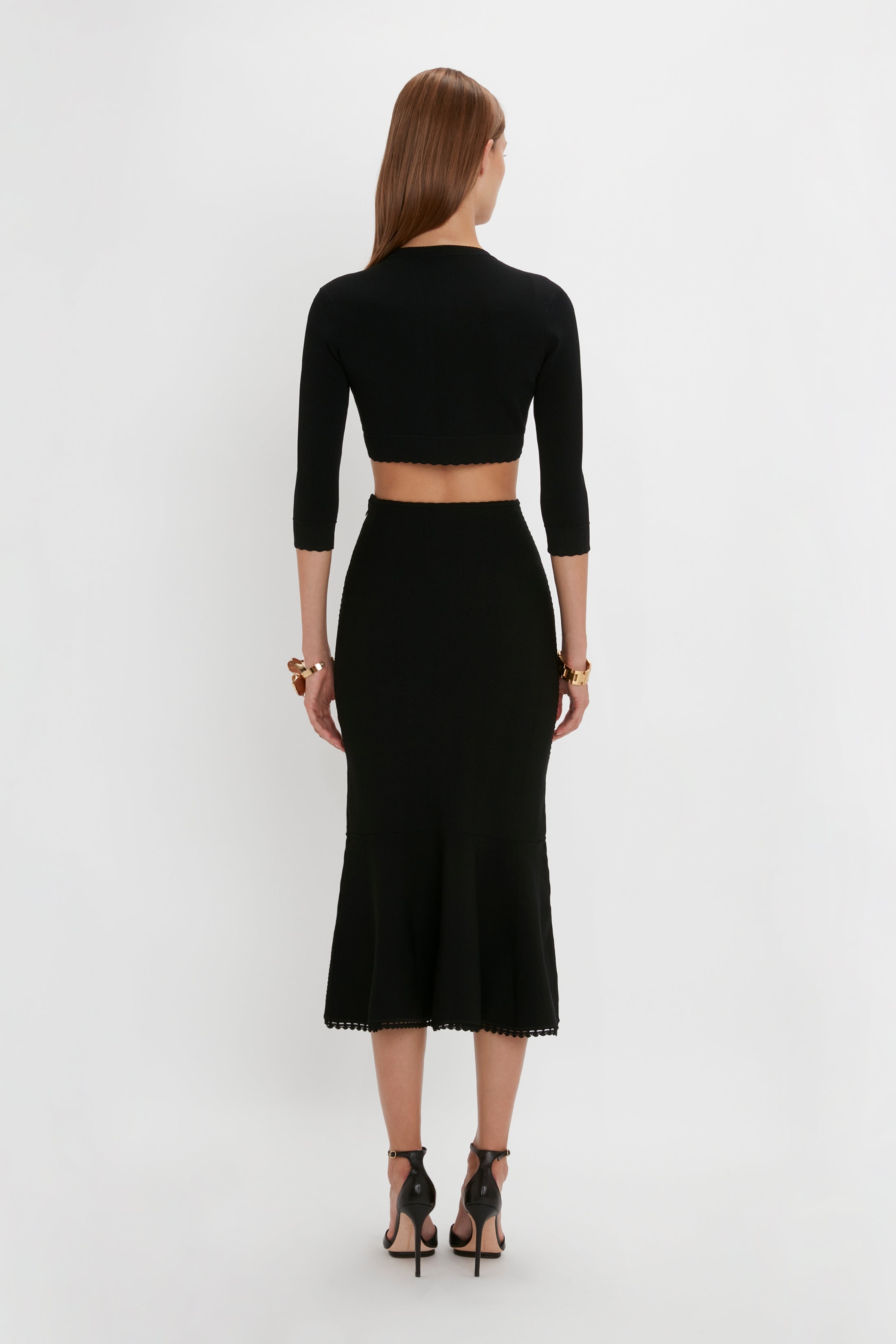 VB Body Cropped Cardigan In Black - 4