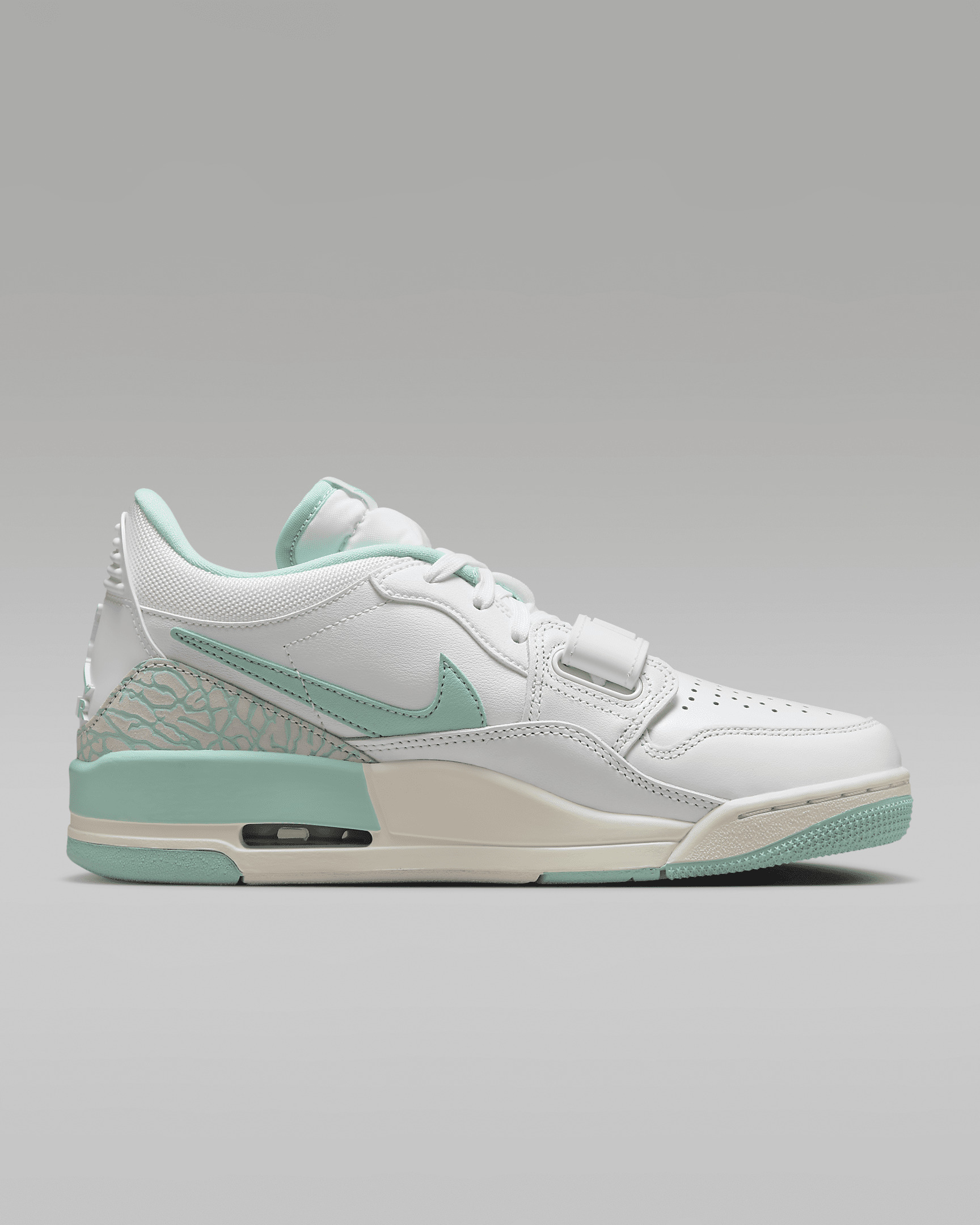 Air Jordan Legacy 312 Low Women's Shoes - 3