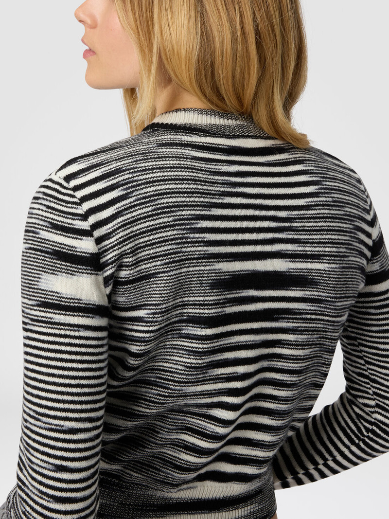 Crew Neck Sweater with Flame Pattern 5