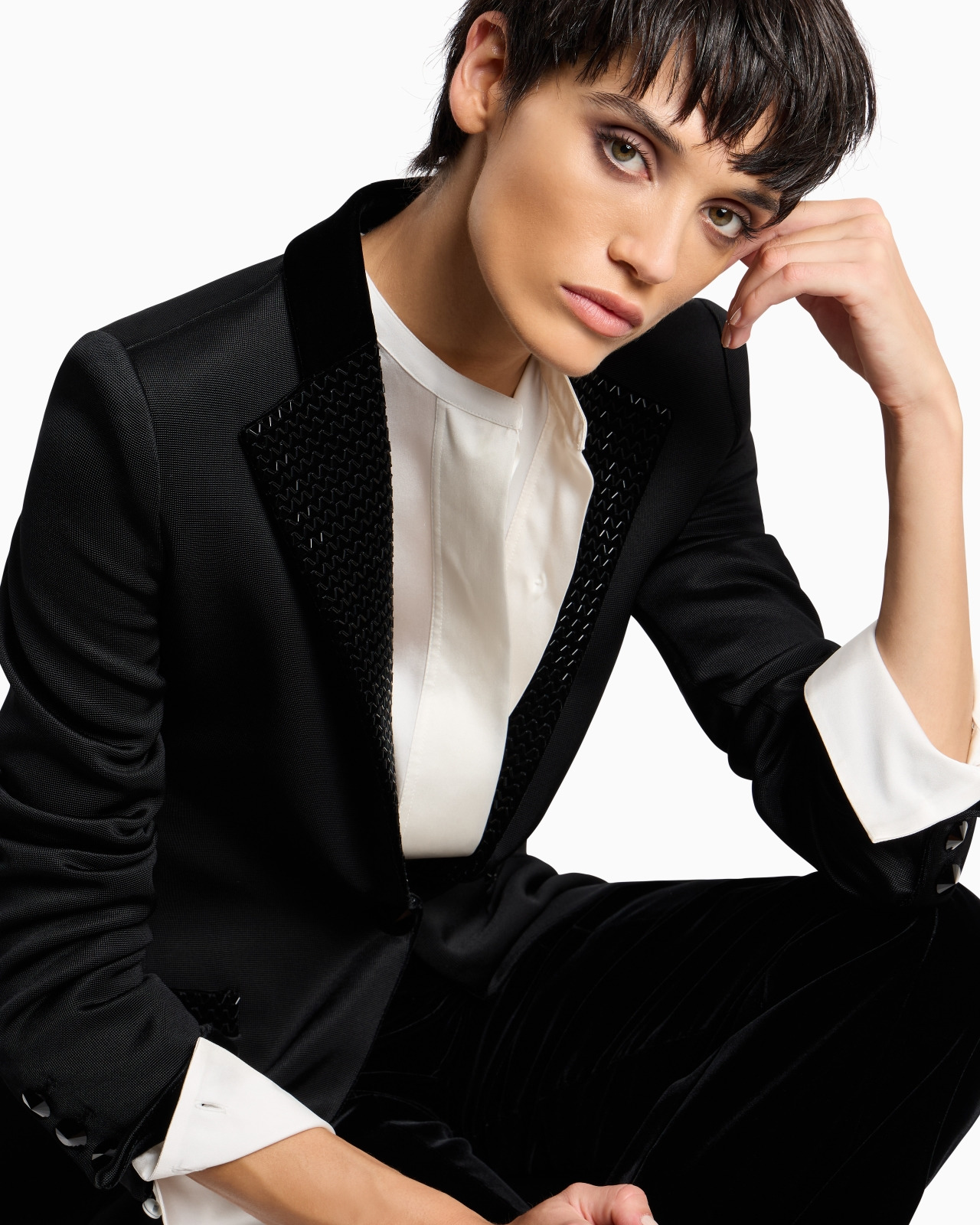 Cropped trousers in velvet - 6