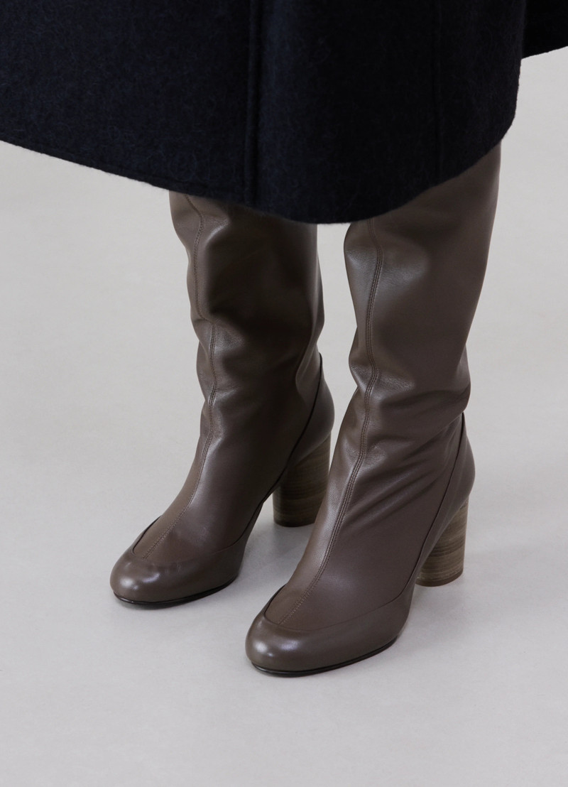 Lemaire GLOVE BOOTS WITH 80MM HEEL outlook