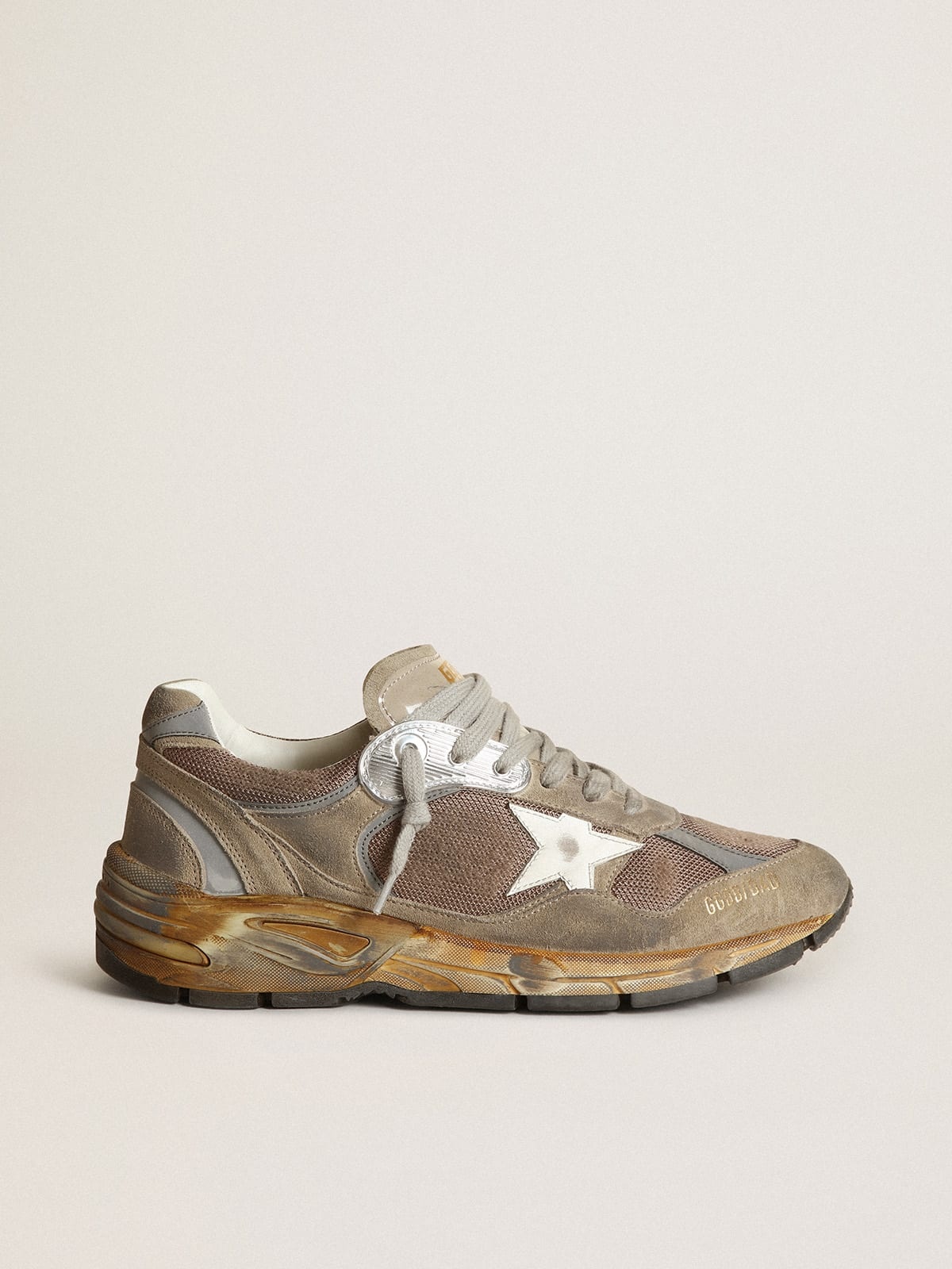 Golden Goose Women\'s Dad-Star sneakers in dove-gray mesh and suede with white  leather star | REVERSIBLE