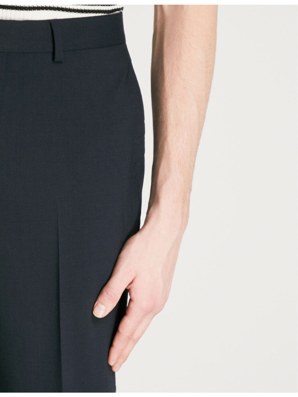 Slim-fit tapered stretch-wool trousers - 6
