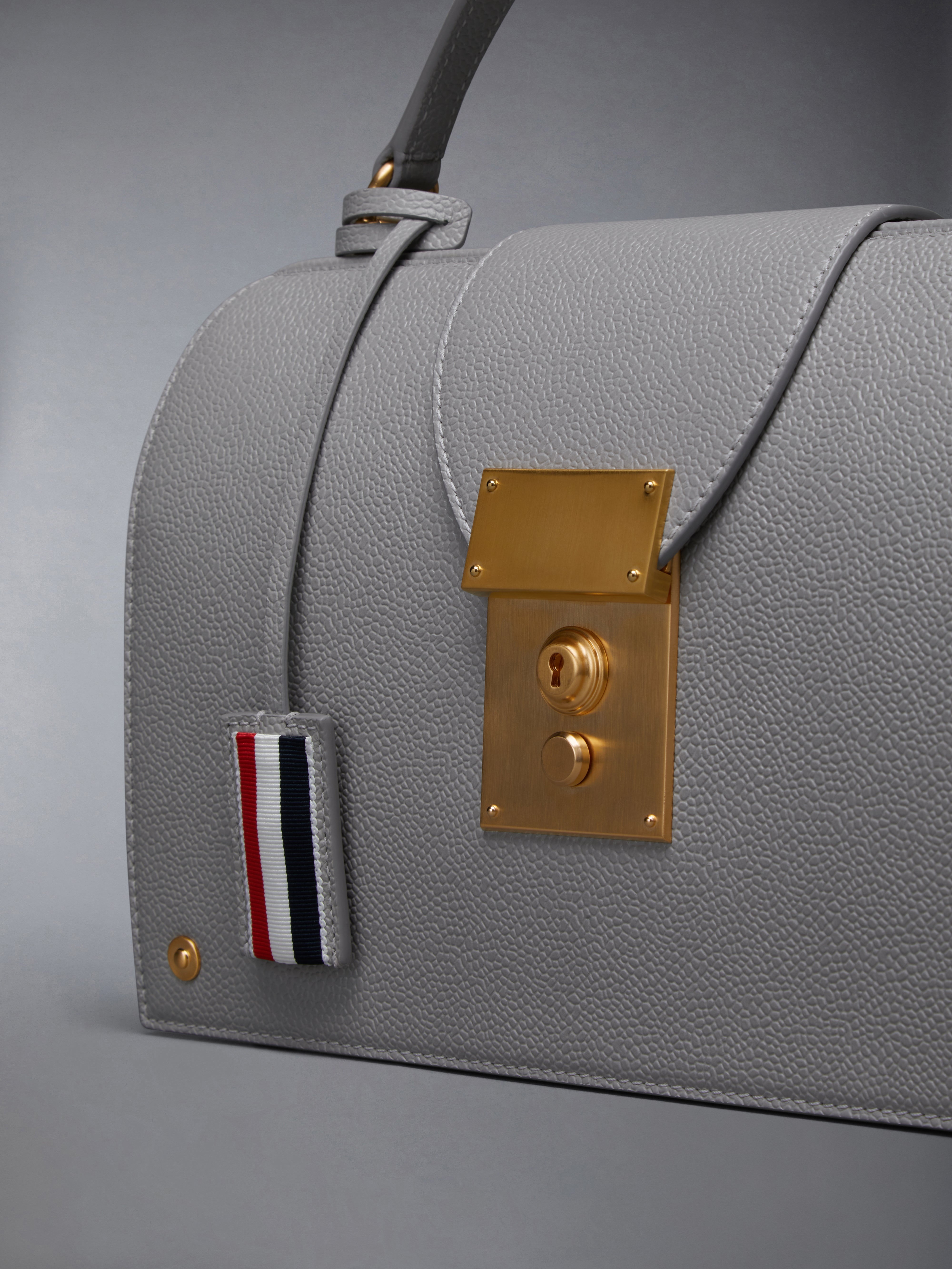 PEBBLE GRAIN MRS. THOM POCKET BOOK - 6