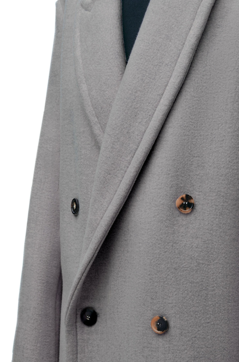 Double-breasted coat in cashmere 5