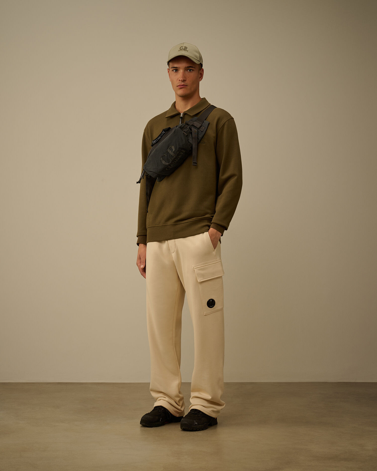 Diagonal Raised Fleece Cargo Lens Sweatpants - 2