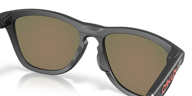 Oakley X Albino & Preto Frogskins™ Hybrid 7
