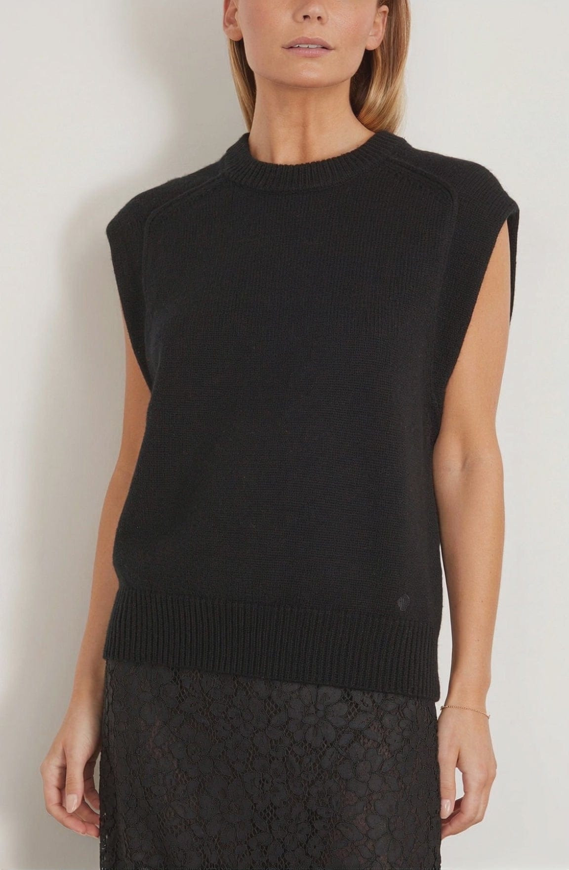 Mari Sleeveless Boxy Top in Black - 6