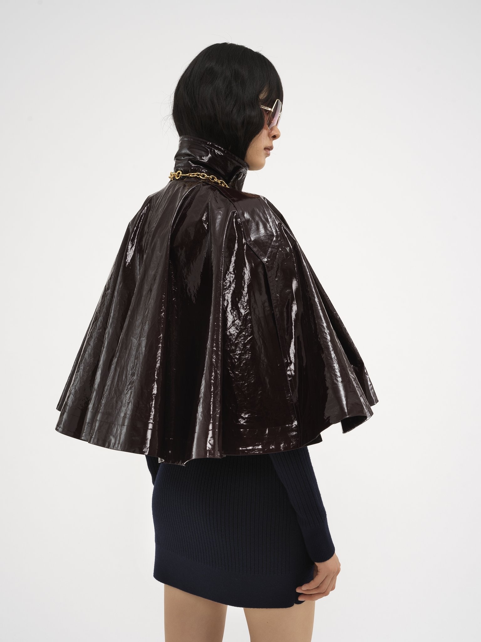 SHORT CAPE IN LACQUERED SHINY COTTON - 5