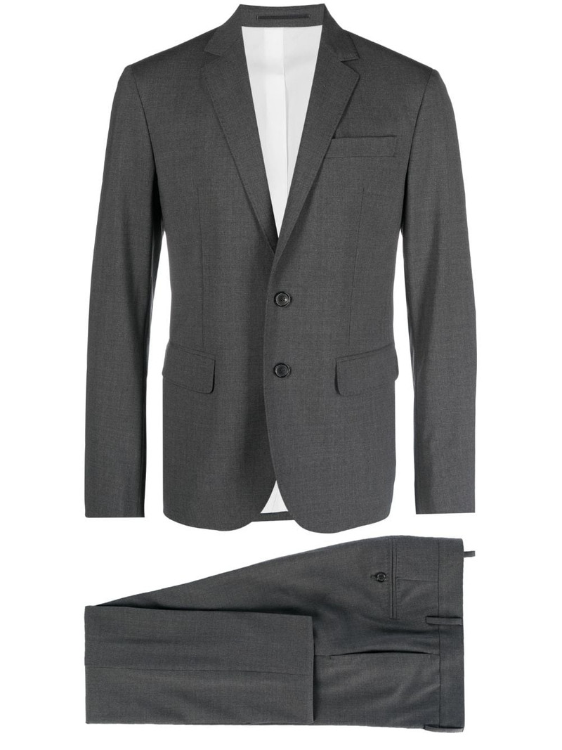 single-breasted suit 1