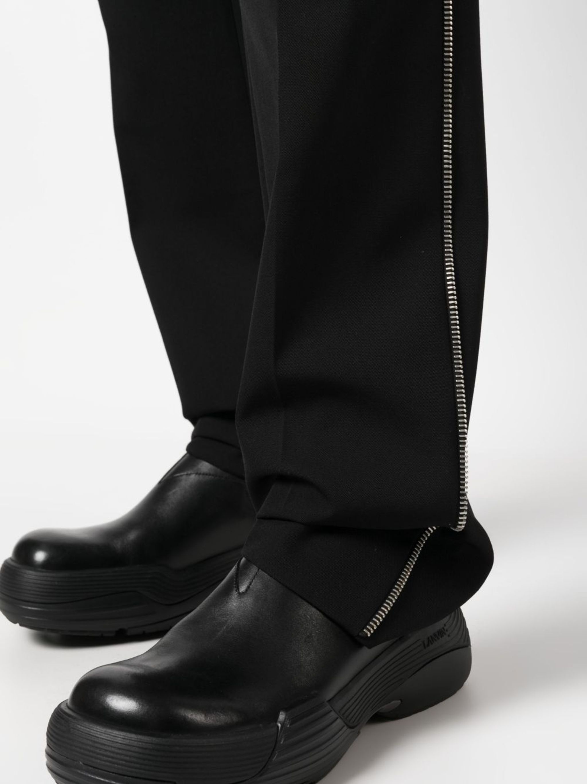 logo-embroidered straight-leg trousers - 5