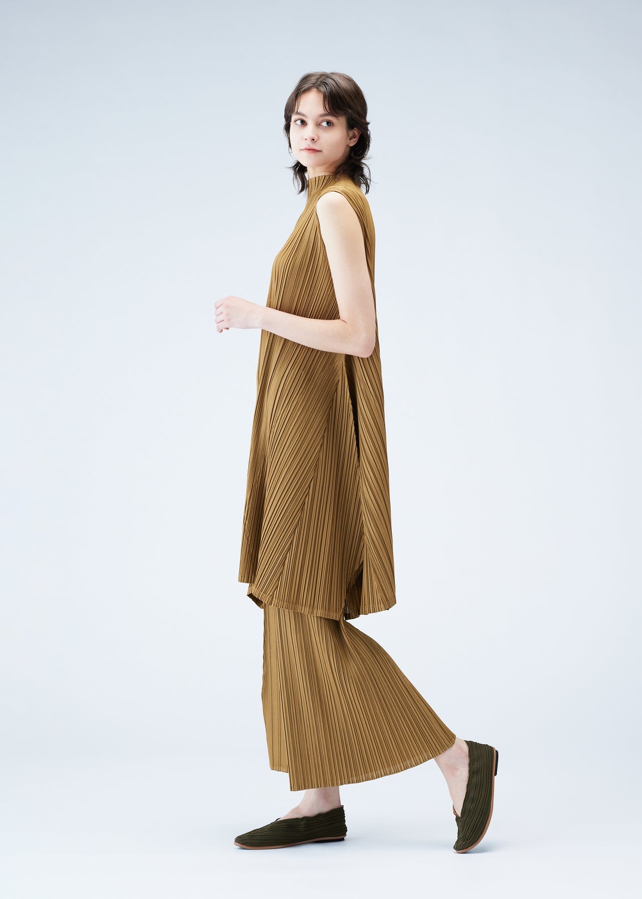 MELLOW PLEATS DRESS - 5