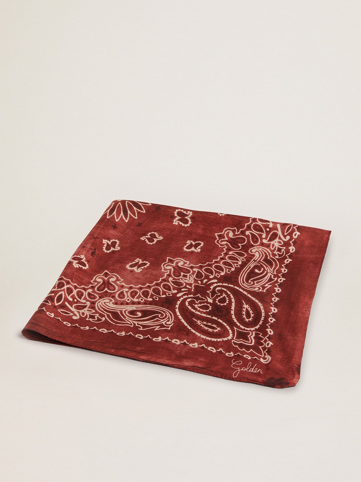 Burgundy scarf with paisley pattern - 1