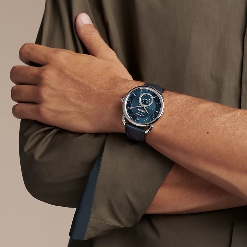Arceau Grande Lune watch, 43 mm - 2
