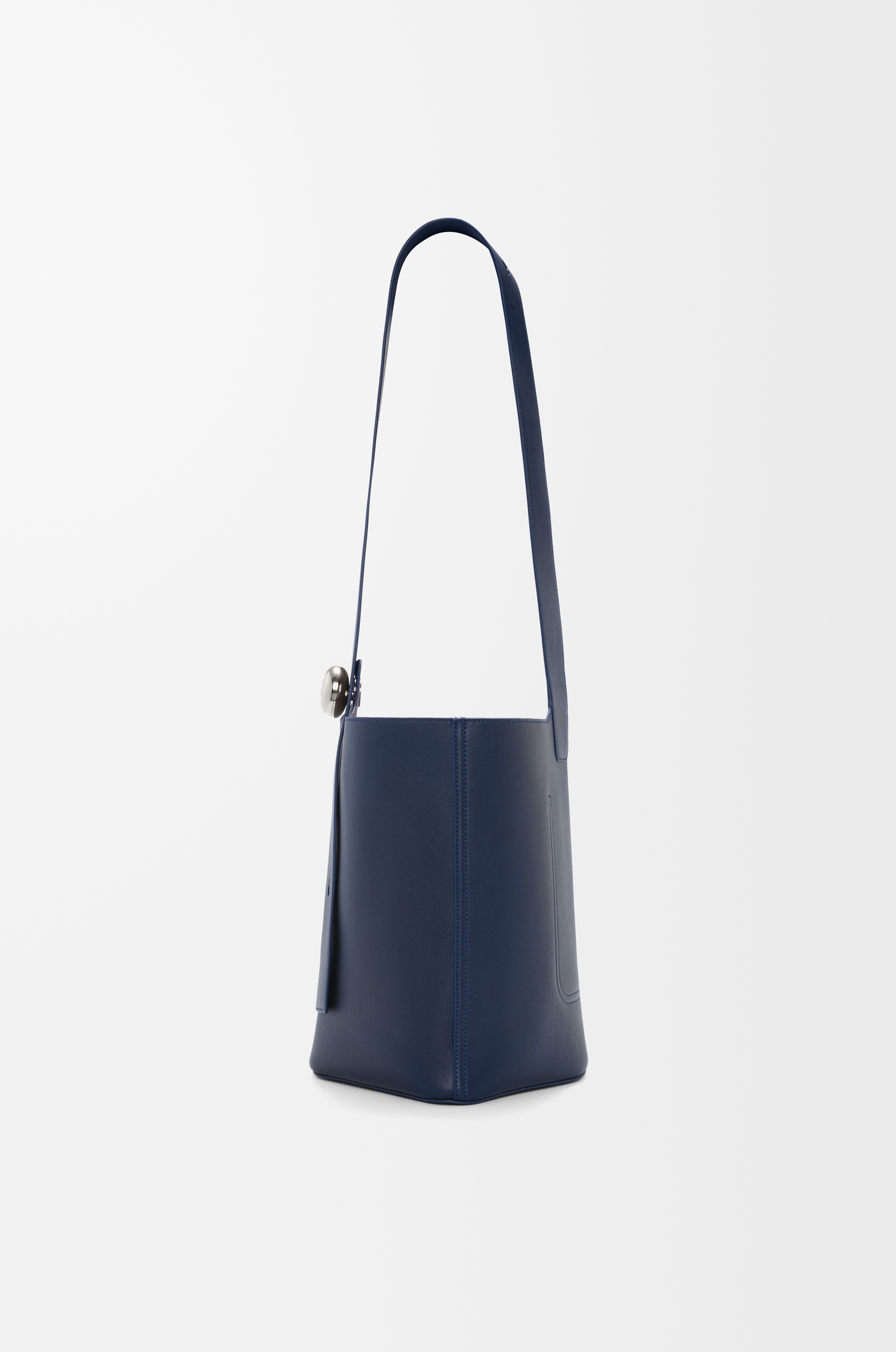 Medium Pebble Bucket bag in mellow calfskin - 6