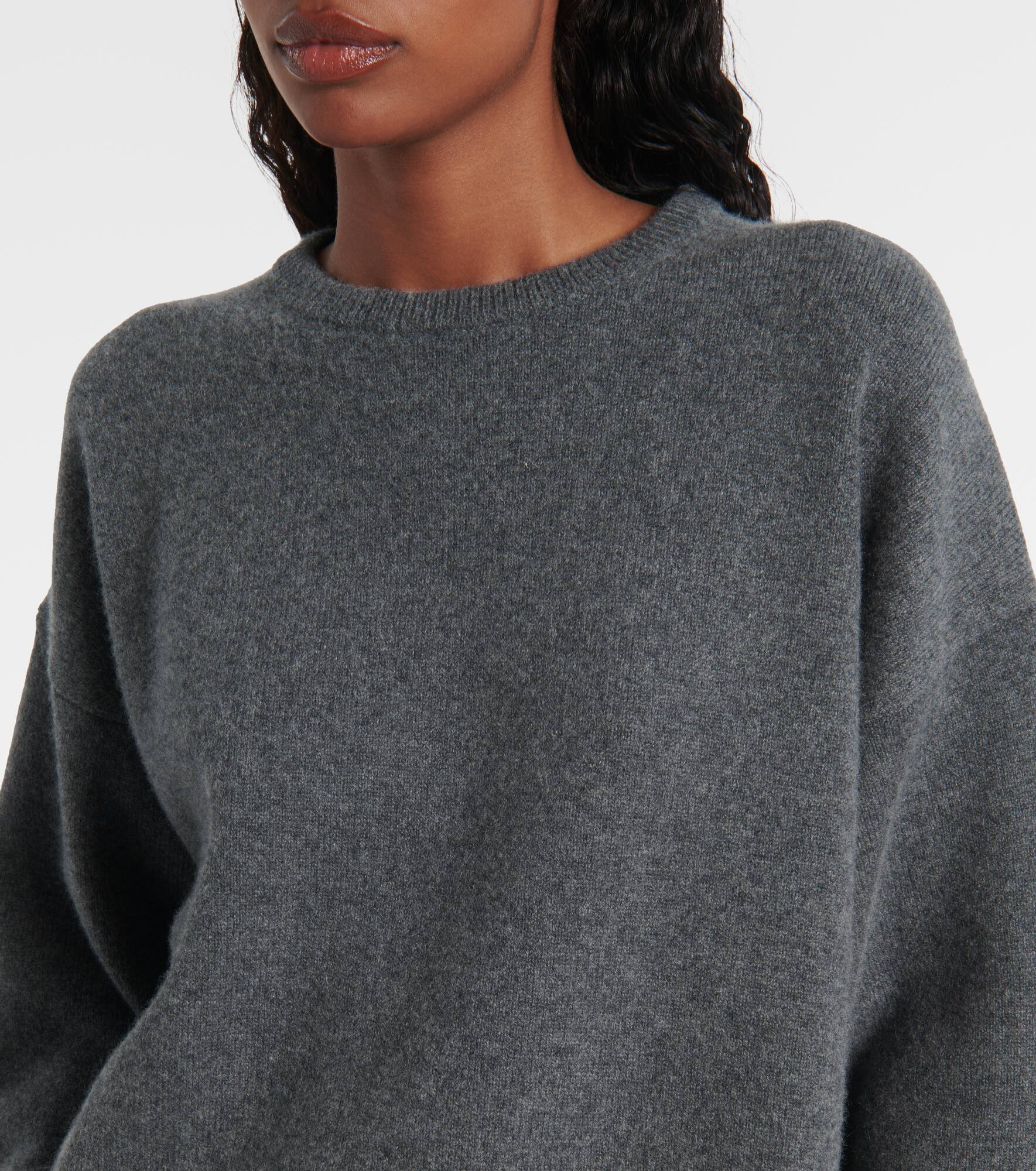 Comfy cashmere-blend sweater - 4