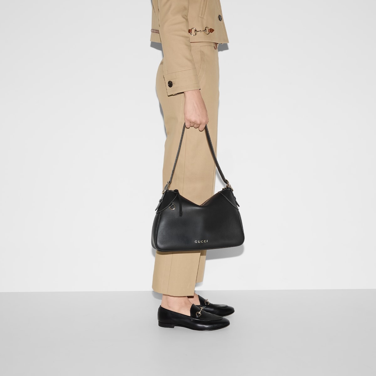 GG Emblem medium shoulder bag - 4