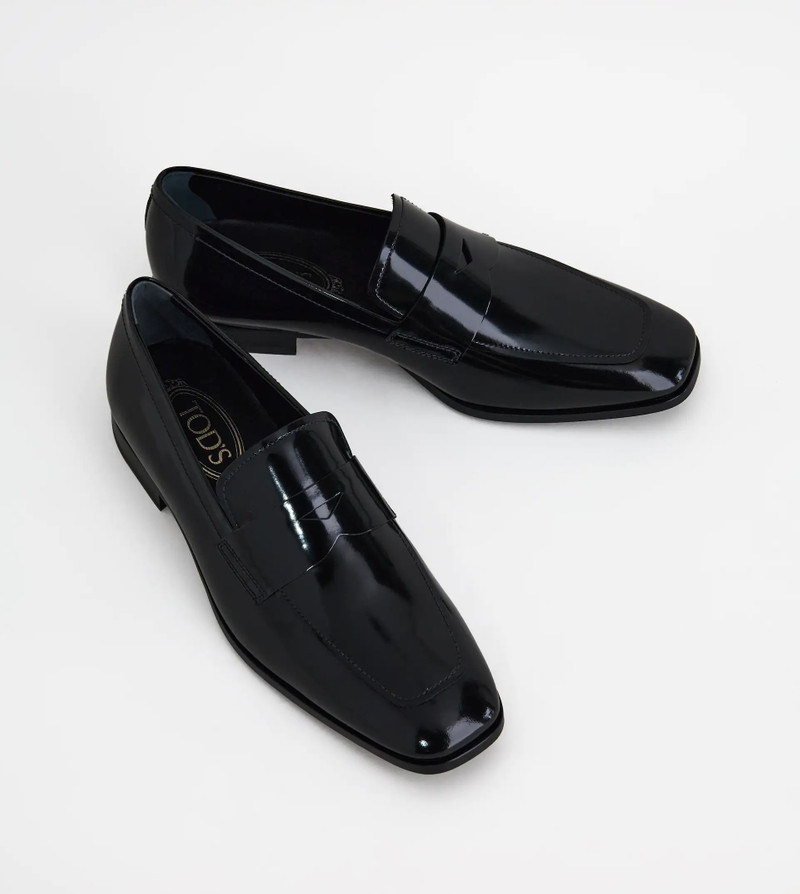 Tod's LOAFERS IN LEATHER - BLACK outlook
