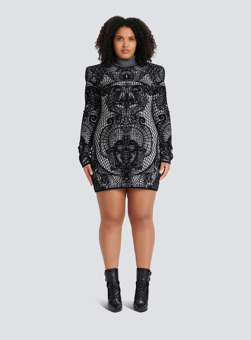 Short velvet dress 9