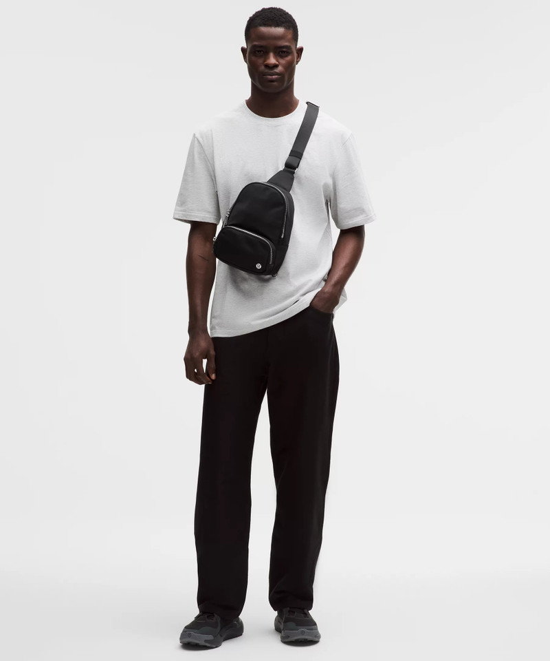 lululemon Everywhere Sling Bag 4.2L outlook