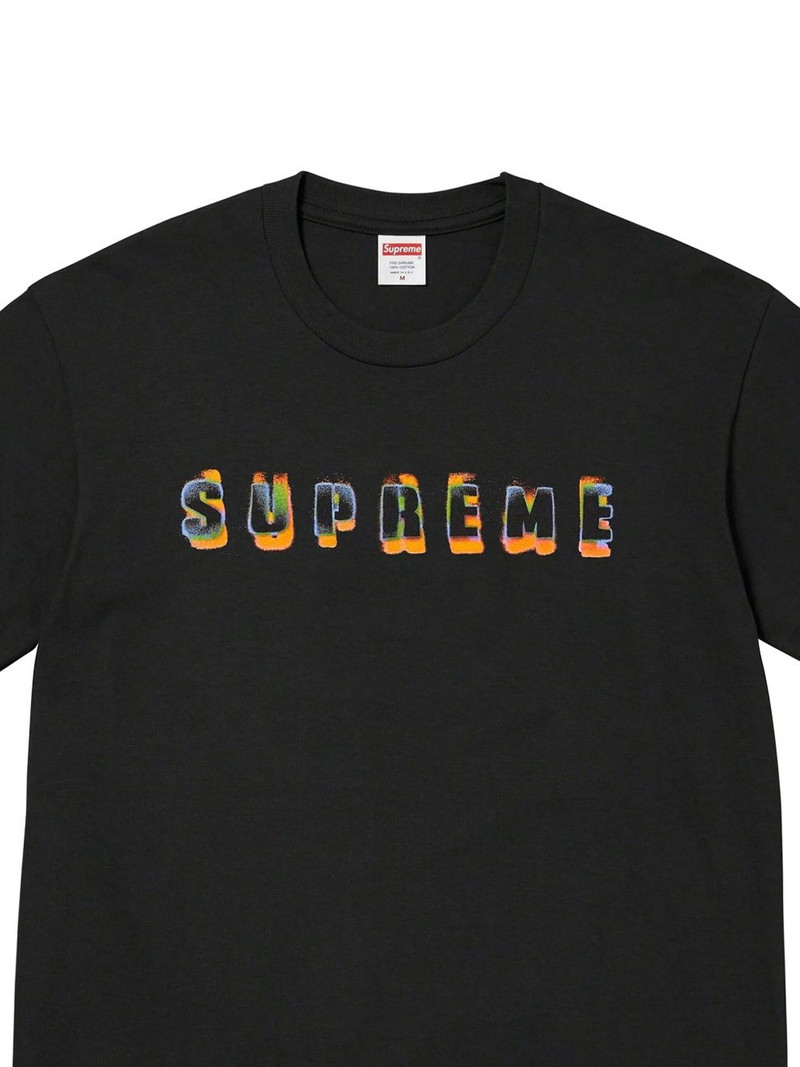 Supreme logo T-shirt outlook