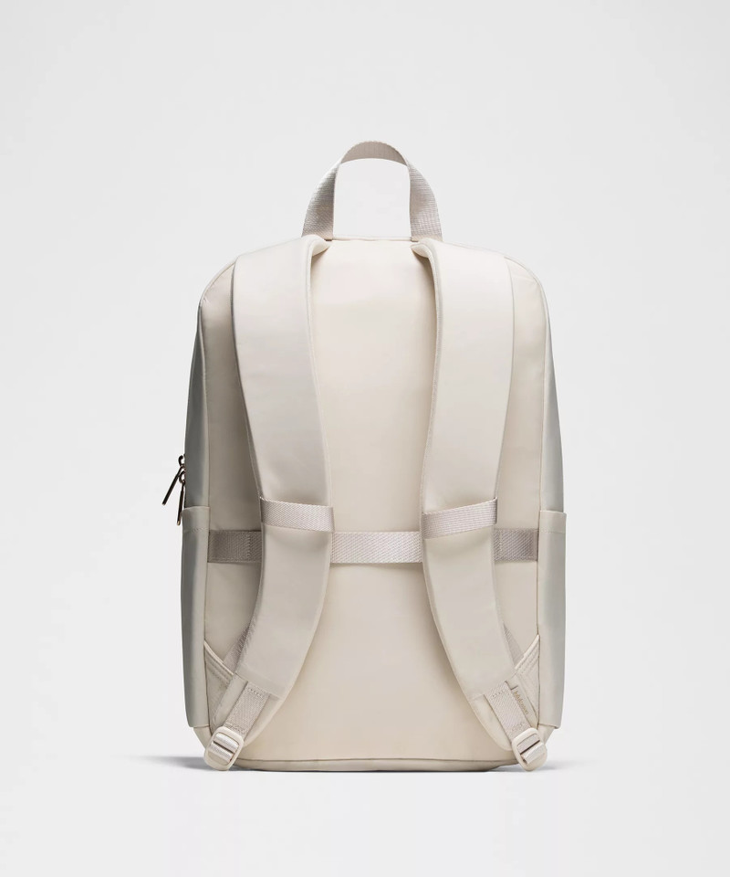 Everywhere Backpack 22L *Metal Hardware 3