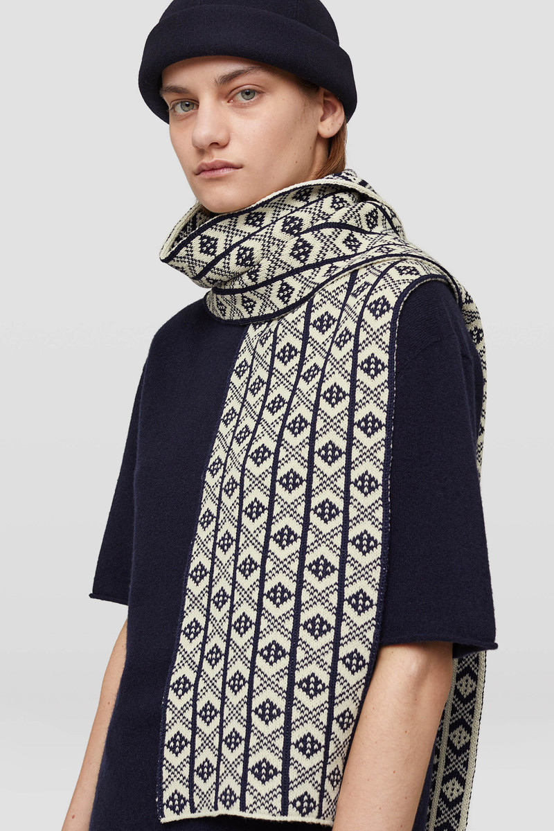 Jacquard Scarf 3