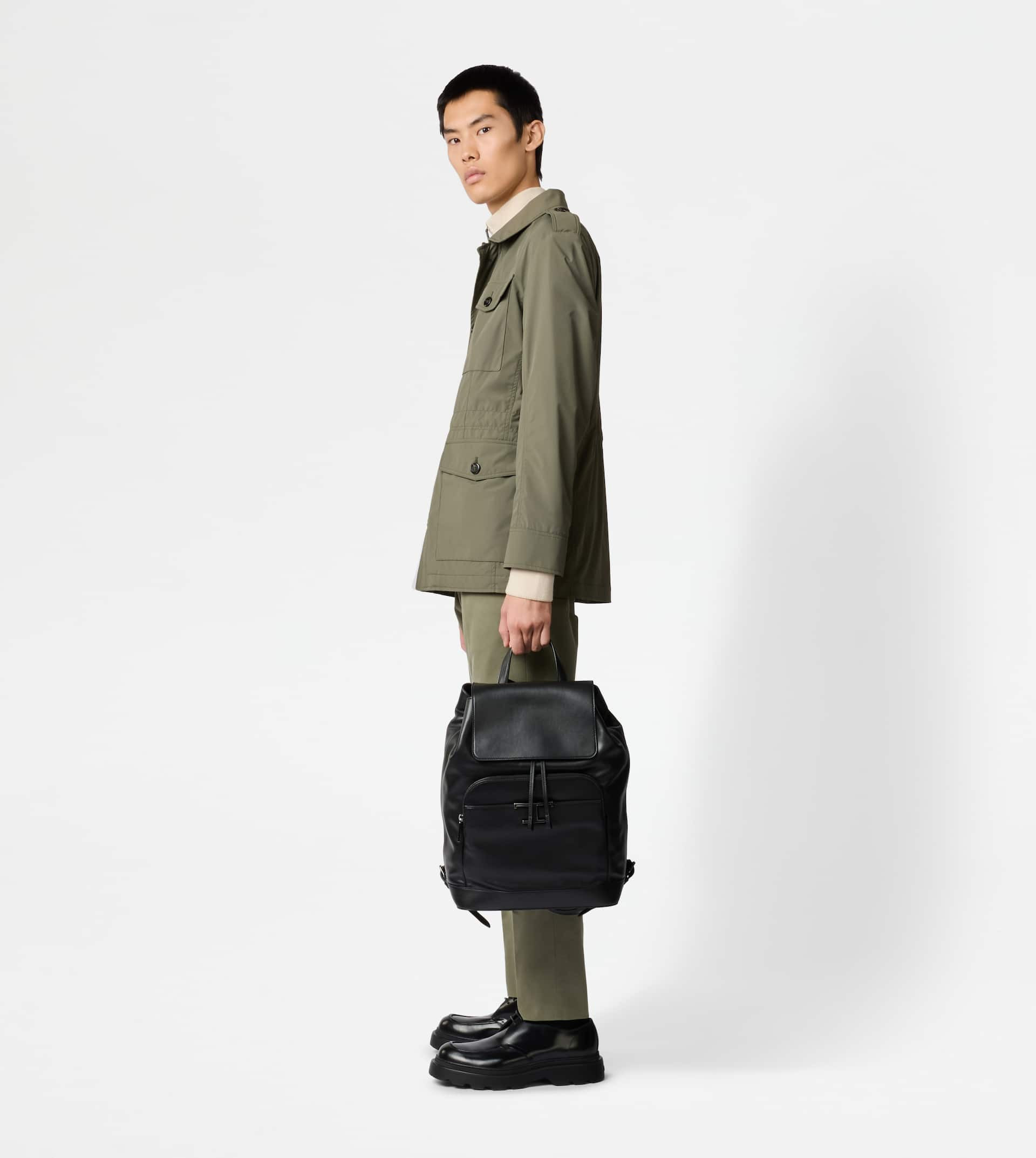 T TIMELESS BACKPACK IN LEATHER MEDIUM - BLACK - 7