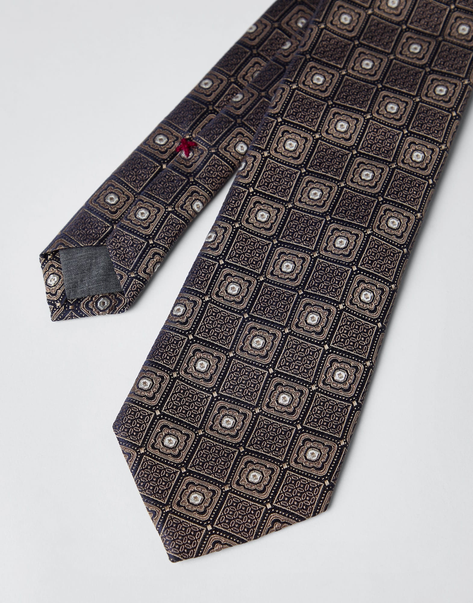 Silk tie with geometric design - 2