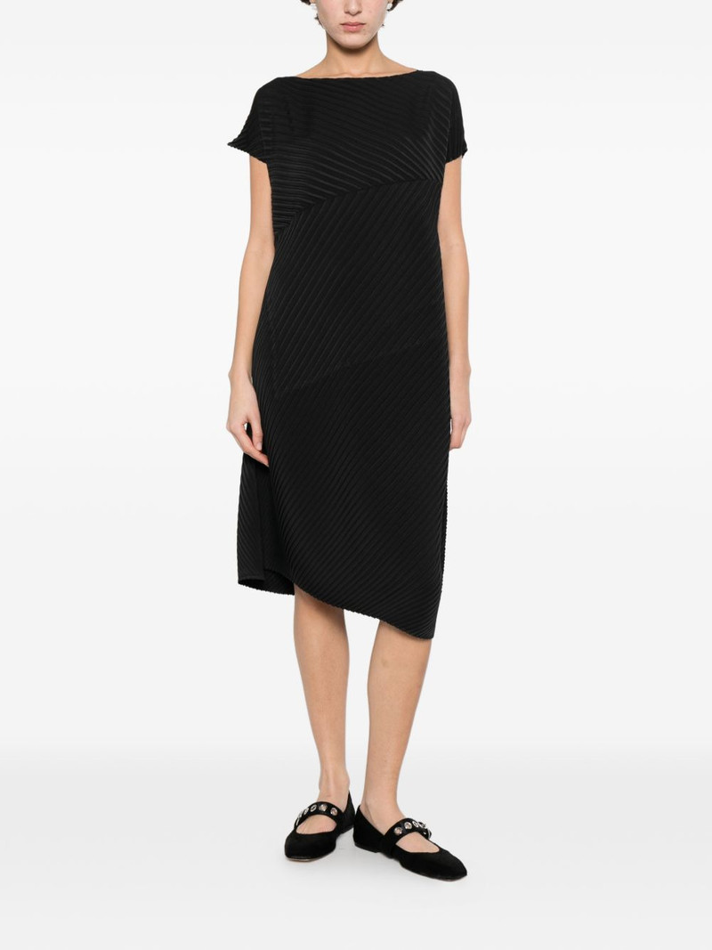 ISSEY MIYAKE pleated midi dress outlook