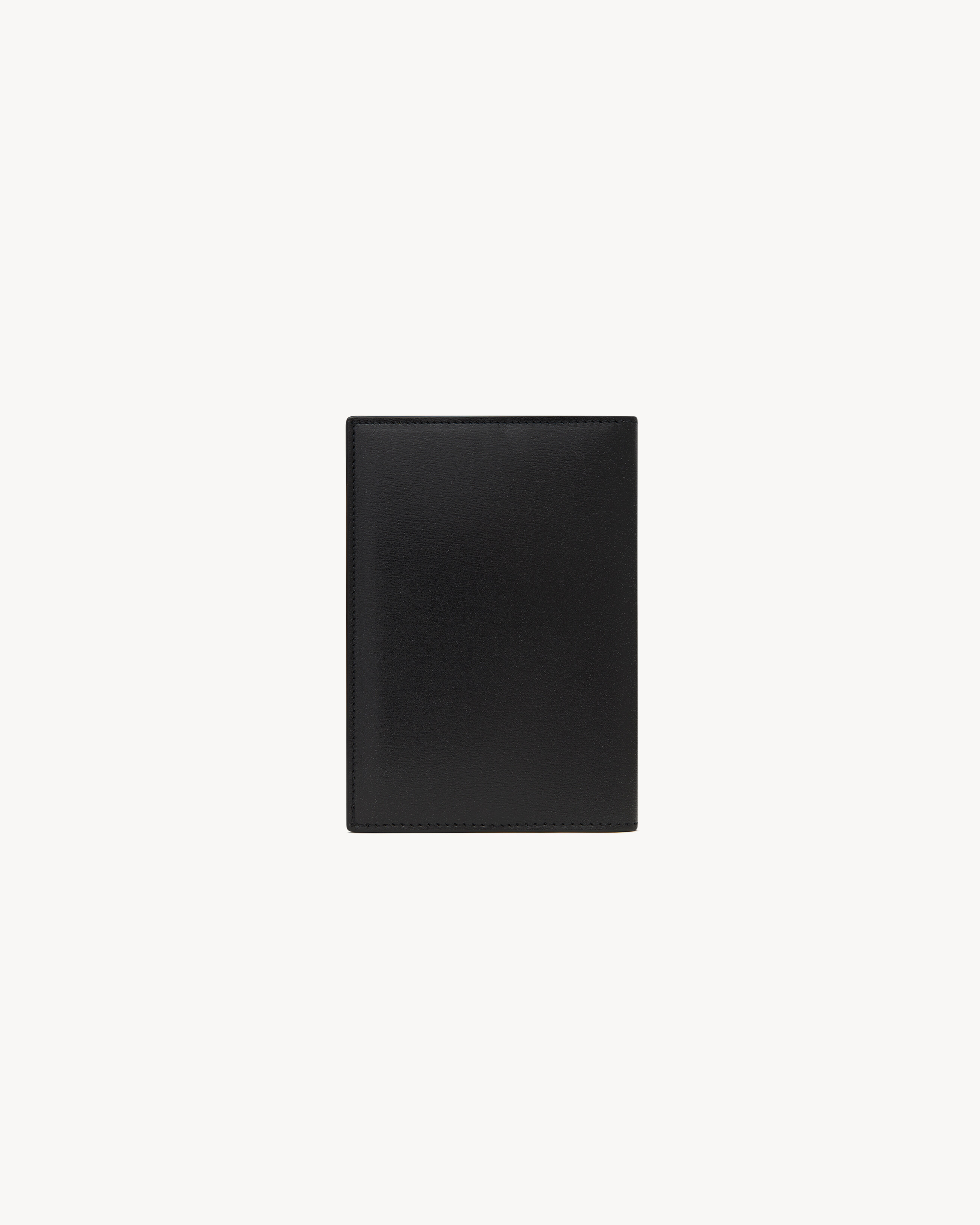 TINY CASSANDRE PASSPORT CASE IN SMOOTH LEATHER - 2