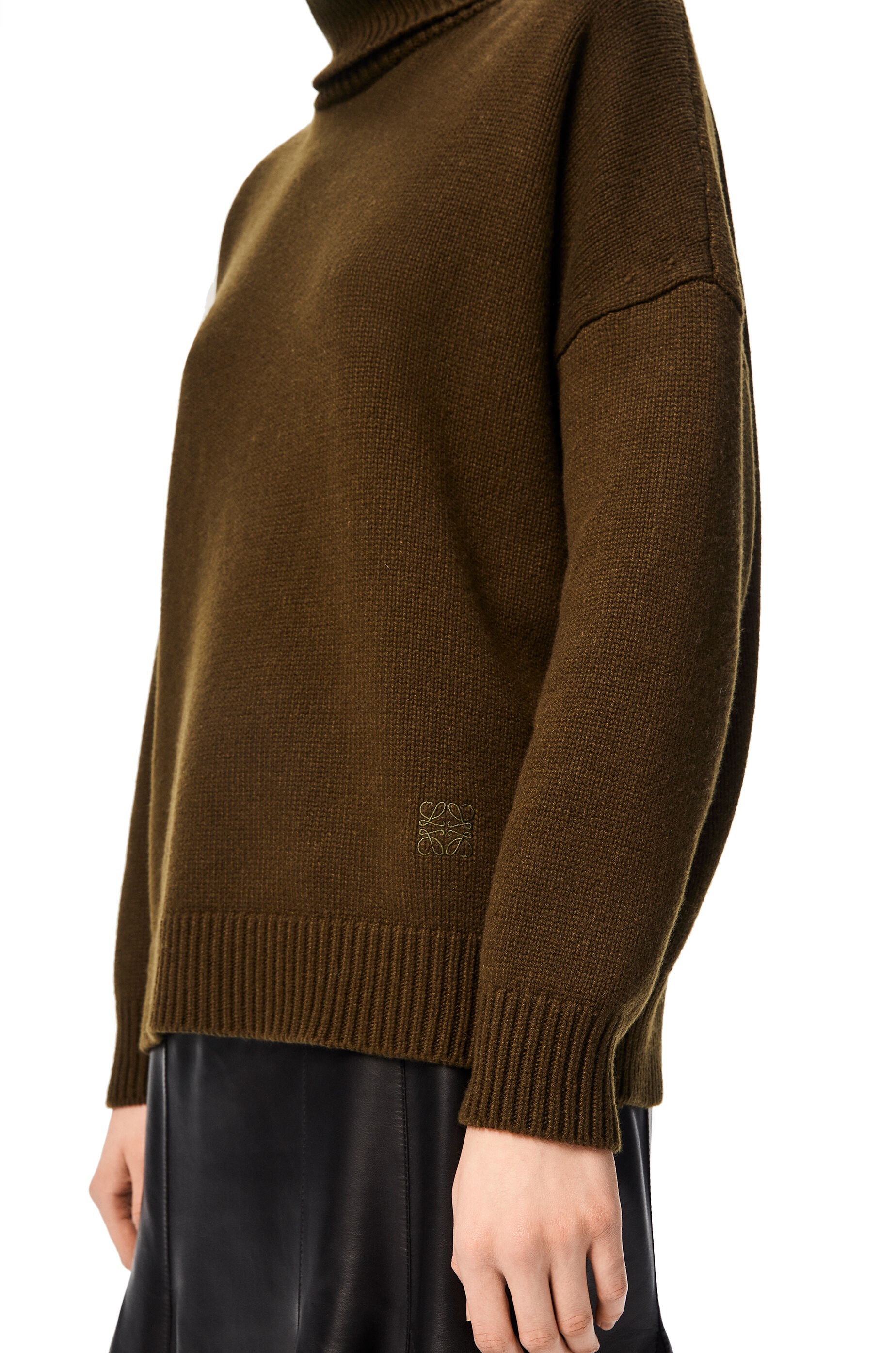 Anagram embroidered turtleneck sweater in cashmere - 5