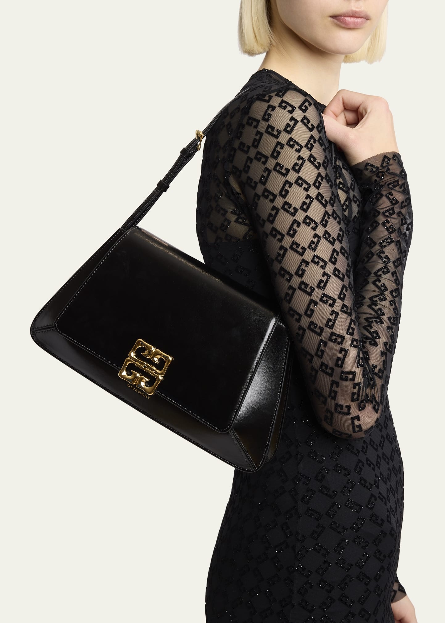 ショルダーバッグ・ポシェット 4g leather shoulder bag with 4g liquid buckle 0400022186893_BLACK?wid=600&