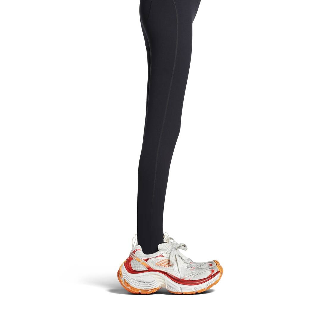 Women's 10xl Sneaker in White/red/orange - 9