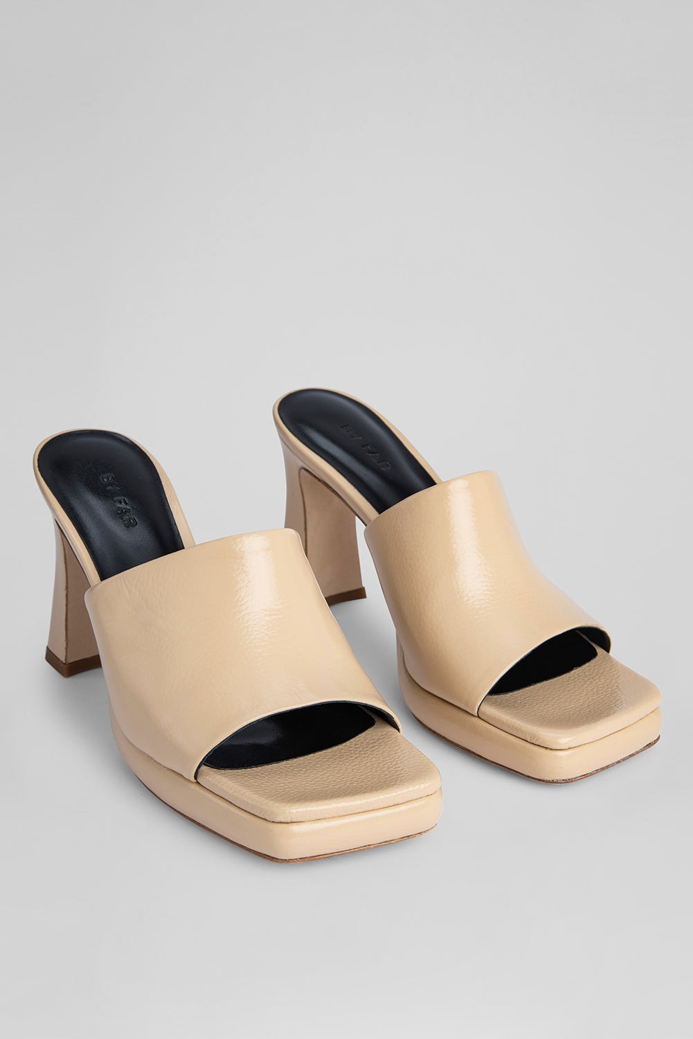 Beliz Sand Gloss Grained Leather - 2