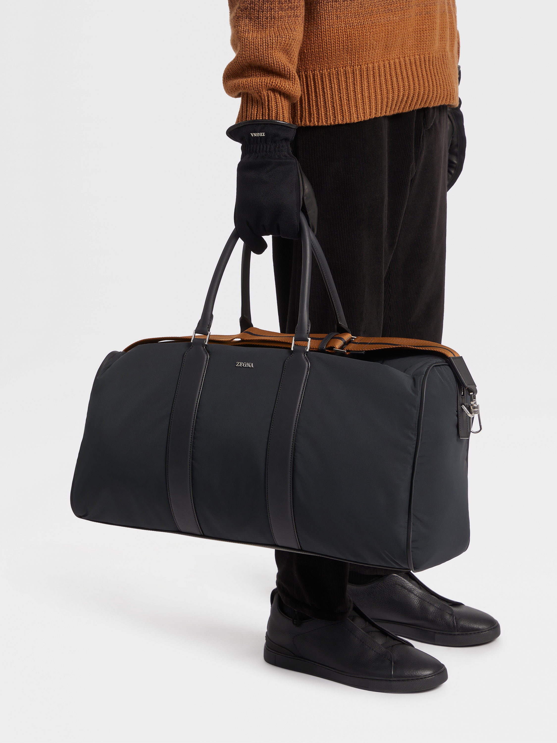 BLACK NYLON HOLDALL 55 - 2