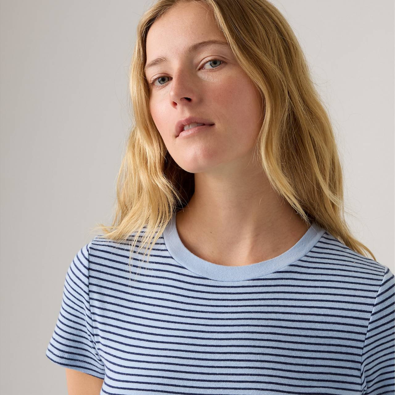ESSENTIAL SHORT-SLEEVE TEE - 5