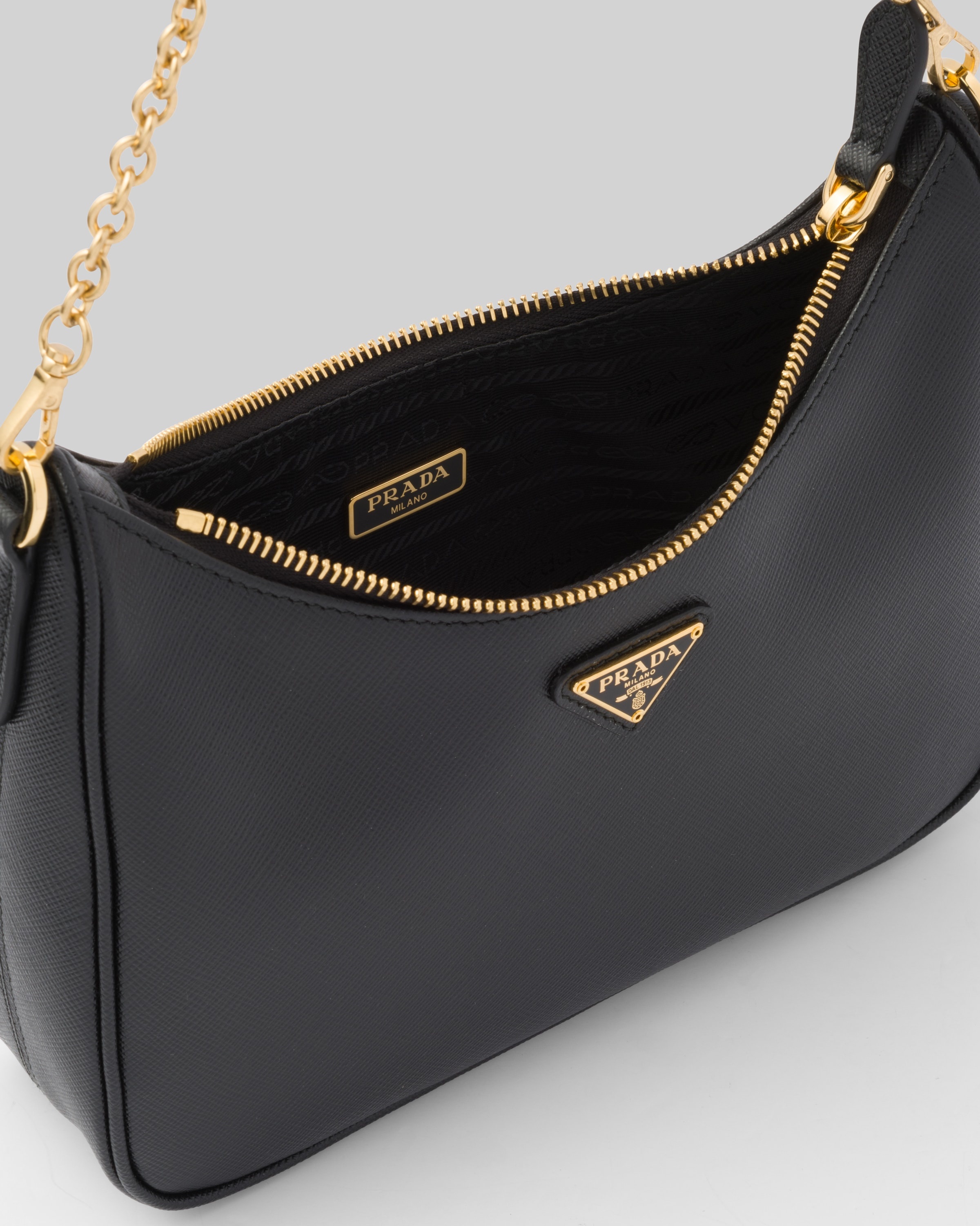 【FW25】PRADA バッグ RE-EDITION 2005 Prada Re-Edition 2005 chain-detail Shoulder Bag | Black